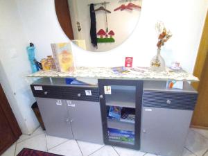 Chez l'Eveline Chambre Tortue的厨房或小厨房