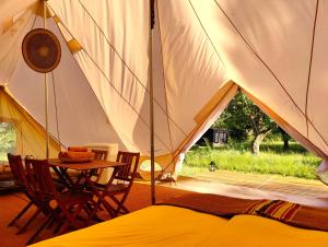 Foto sihtkohas Østermarie asuva majutusasutuse Under Canvas Bornholm galeriist
