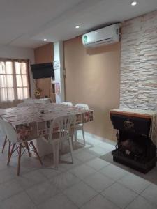 Μια τηλεόραση ή/και κέντρο ψυχαγωγίας στο ALOJAMIENTO "Las Magnolias" 1 PB