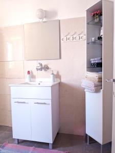 Galeri foto 1Bdrm APT With Panoramic View of Sea and Mountains di Tiberias
