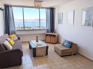 Galeri foto 1Bdrm APT With Panoramic View of Sea and Mountains di Tiberias