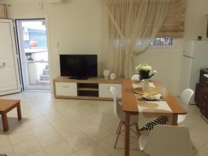 Gambar di galeri bagi by The Sea Apartment di Iraklitsa
