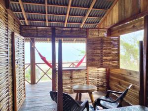 A balcony or terrace at Tambo Marina Eco Hostal