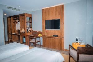 Televiisor ja/või meelelahutuskeskus majutusasutuses Hotel Barahi Kathmandu