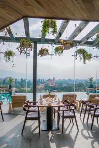 Rõdu või terrass majutusasutuses Hotel Barahi Kathmandu