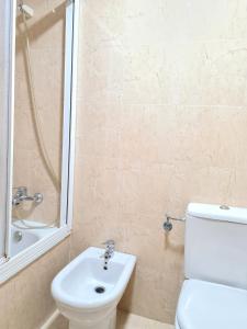 Łazienka w obiekcie Apartamento 3 dormitorios Malaga (Teatinos)