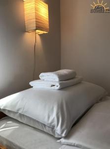 Ein Bett oder Betten in einem Zimmer der Unterkunft Tribunj Sunrise