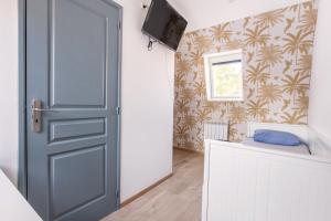 Fotografia z galérie ubytovania Cosy house 10P - 5 chambres -5 salles de bain - proche Lille et toutes commodités v destinácii Roubaix