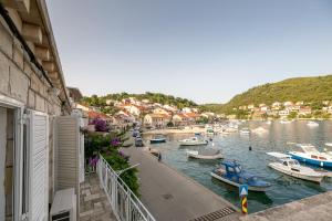 Gallery image of Bugenvilija apartment in Brna