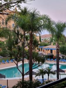Bazén v ubytovaní Luxury Blue Coast Seaside Retreat Marbella alebo v jeho blízkosti