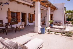 Bygningen som feriehuset ligger i + 36 billeder