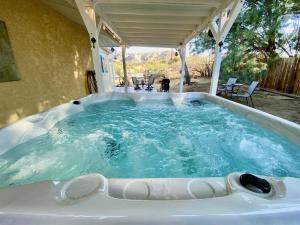 Mynd úr myndasafni af Float Pool, Hot Tub, Sauna, Views, Telescope-Skywatchers Haven í Joshua Tree +32 myndir