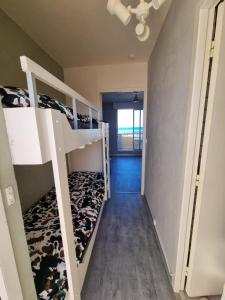 Lova arba lovos apgyvendinimo įstaigoje Sète vue mer linge fourni