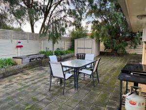 Zahrada ubytování Wrentree - Pet Friendly Inside 26B Laurel Tce