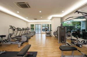 The fitness centre and/or fitness facilities at Suasana Suites Bukit Ceylon