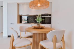 Kuchyň nebo kuchyňský kout v ubytování Melior Luxury Villas