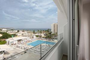 View ng pool sa Atlantica Sancta Napa Hotel o sa malapit