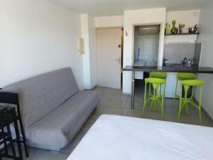 Fotografia z galérie ubytovania Studio en Résidence avec parking privé v destinácii Fréjus