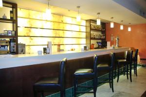 Lounge alebo bar v ubytovaní Hotel Del Val - Parking gratuito