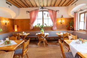 Posedenie v ubytovaní Bauernhofhotel "die Unterbergerin" - Zimmer mit Frühstück und Ferienwohnungen in Gastein mit GRATIS Thermeneintritt