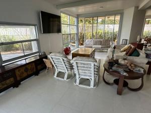 Fotografie z fotogalerie ubytování Huahin Beach House Right on the Beach v destinaci Hua Hin