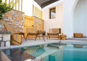 Bassein majutusasutuses Ios Seaside house with sunset view and small pool või selle lähedal
