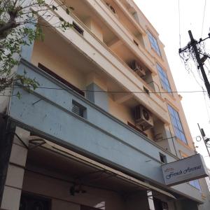 Gallery image of French Avenue in Kallāyi +23 photos