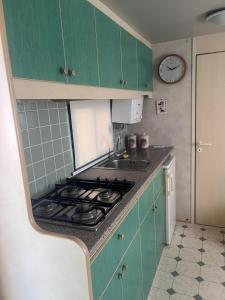 A kitchen or kitchenette at La casa di Nonn'Anna