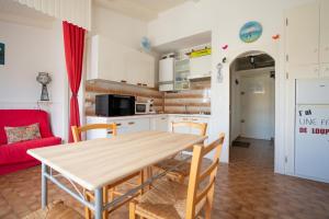 Kuchyňa alebo kuchynka v ubytovaní Appartement au Cap d'agde