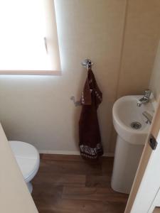 Kylpyhuone majoituspaikassa Zimmerferi Apartman Keszthely