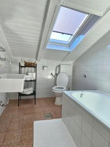 Ένα μπάνιο στο Apartment Školj