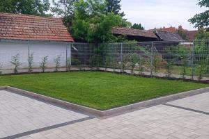 Vonkajšia záhrada v ubytovaní Lake View Penthouse