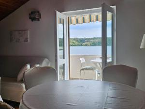 Příroda nedaleko apartmánu + 34 fotografií