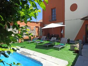 The swimming pool at or close to Hotel Casa del Abad