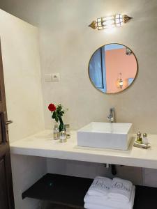 Koupelna v ubytování Riad Deha & Spa