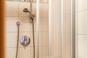 A bathroom at Ferienwohnung Dornauer