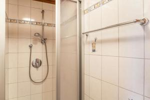 A bathroom at Ferienwohnung Dornauer