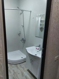Ванная комната в Kobuleti Rezidens Studio apartament Giorgi