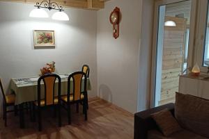 Area tempat duduk di Sunny House