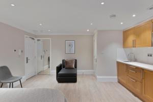 Cleveland Residences Paddington的厨房或小厨房
