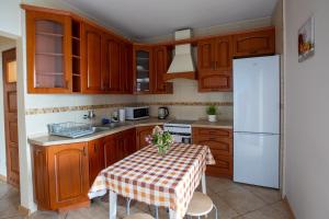 Una cocina o cocineta en noclegi u zabki