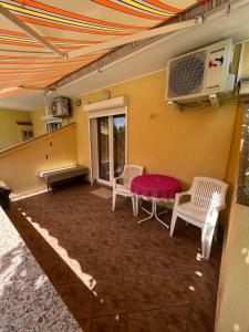 TV a/nebo společenská místnost v ubytování Apartments and Rooms Markovski
