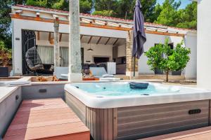 Bazén v ubytovaní Holiday House de Finis alebo v jeho blízkosti