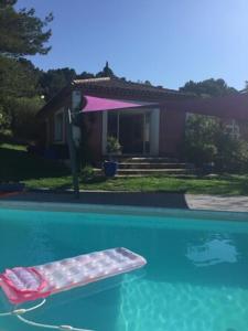 Πισίνα στο ή κοντά στο Villa Arcadie