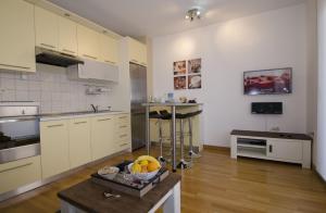 Kuchyň nebo kuchyňský kout v ubytování Apartment Mala