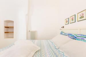 Photo de la galerie de l'établissement La Casetta Bianca by BarbarHouse, à Locorotondo 3 autres photos