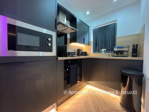 Serenity Apartments Bradford的厨房或小厨房