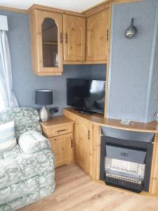 Η κουζίνα ή μικρή κουζίνα στο 2 bed 37 highbury ingoldmells skegness caravan