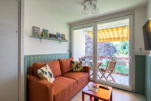 A seating area at Balatonic Retro