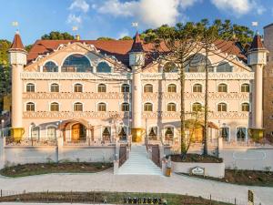 O edifício em que o hotel se localiza